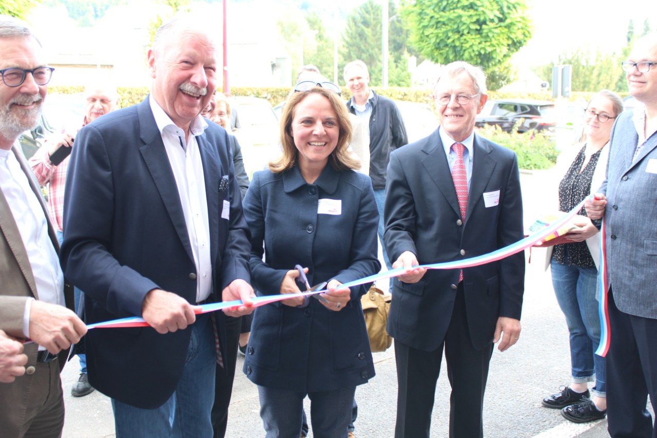 Willy de Jong, directeur général; Egard Arendt, bourgmestre de Betzdorf; Corinne Cahen, ministre de la Famille et de l'Intégration; Fernand Boden, président